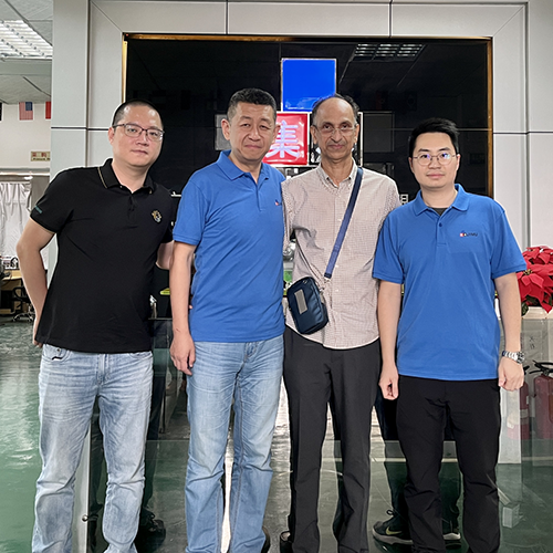 Khách hàng Ấn Độ đến thăm nhà máy sản xuất máy sấy bơm nhiệt của chúng tôi